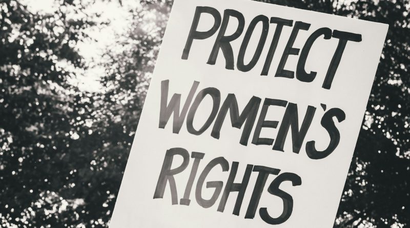 Demo-Schild: Protect Womens Rights